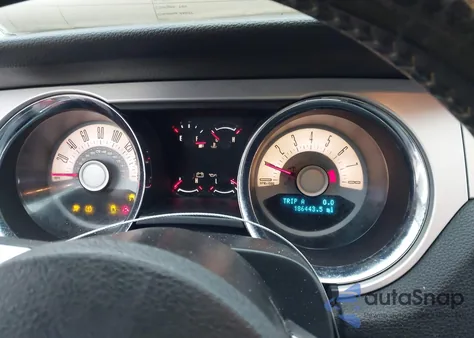 2011 Ford Mustang V6 Premium z USA, uszkodzony, nr VIN 1ZVBP8AM9B5115574